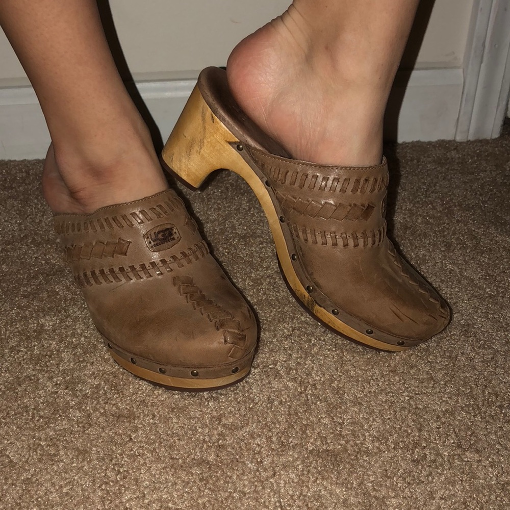 Ugg Clogs ! - image 1